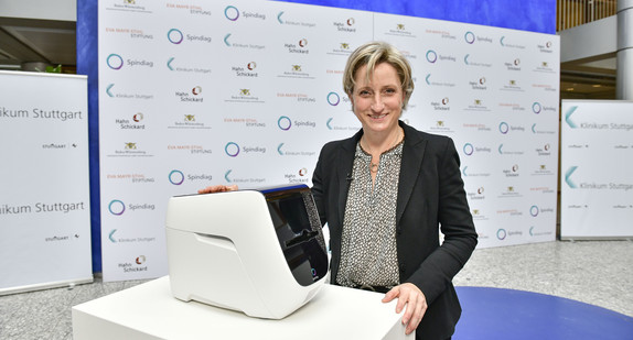 Wirtschaftsministerin verkündet Start eines PCR-Schnelltests