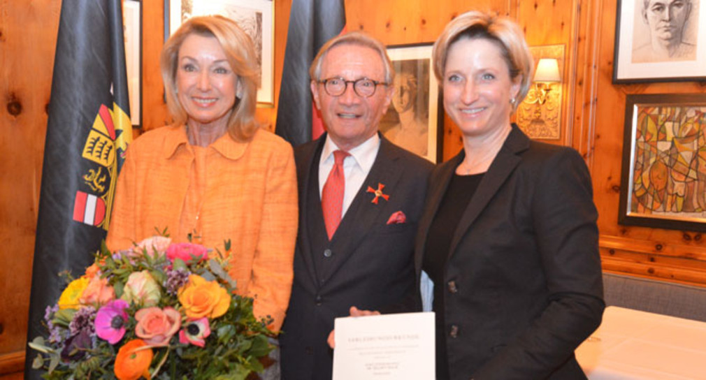 Verleihung Bundesverdienstkreuz an Dr. Helmut Baur
