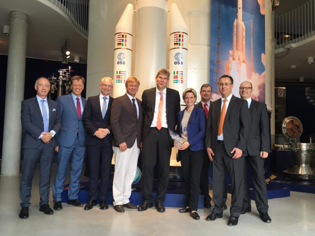 Das Gemeinschaftsunternehmen Airbus Safran Launchers GmbH in Lampoldshausen ist spezialisiert auf zivile und militärische Raumfahrtsysteme. Nicole Hofmeister-Kraut informierte sich hier u.a. über den Bau von Steuerdüsen für Satelliten und für die Ariane 5.