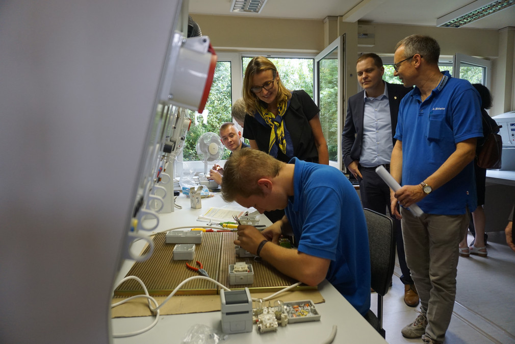 Besuch der Firma Kriwan Industrie-Elektronik GmbH in Forchtenberg am 3. August 2017 im Rahmen der Ausbildungsreise