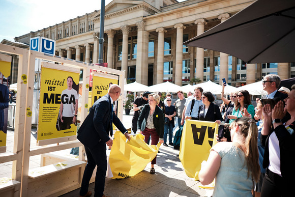 Mittelstand Image-Kampagne Mittelstand wird Megastand Mittel ist Mega