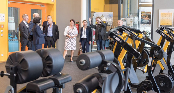 Am 3. April 2017 zeichnete der Landessportverband und das Ministerium für Wirtschaft, Arbeit und Wohnungsbau Baden-Württemberg „Partnerbetriebe des Spitzensports“ aus. 21 Unternehmen, kommunale Einrichtungen und Verbände aus dem Südwesten bekamen im Kunst-Turn-Forum in Stuttgart von Wirtschaftsministerin Dr. Nicole Hoffmeister-Kraut, LSV-Präsidentin Elvira Menzer-Haasis und Dirk Schimmelpfennig, Vorstand Leistungssport des Deutschen Olympischen Sportbundes, Stelen und Urkunden überreicht. 