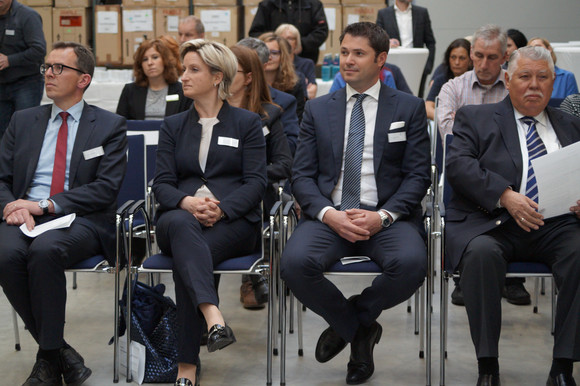 Wirtschaftsministerin Dr. Nicole Hoffmeister-Kraut hat ihre regelmäßigen Kreisbereisungen im Land am Donnerstag, 27. April 2017 mit einem Besuch im Schwarzwald-Baar-Kreis fortgesetzt. 