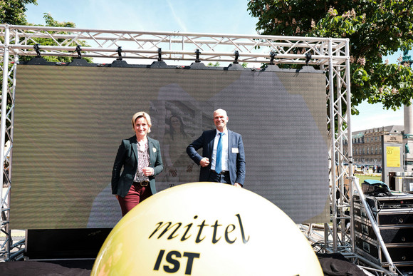 Mittelstand Image-Kampagne Mittelstand wird Megastand Mittel ist Mega