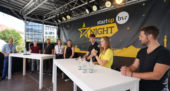 Startup BW Night