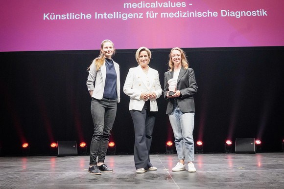 Verleihung KI-Champions Verleihung KI-Champions 2025 - Medicalvalues GmbH