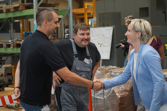 Wirtschafts- und Arbeitsministerin Dr. Nicole Hoffmeister-Kraut hat ihre regelmäßigen Kreisbereisungen im Land am 17. Juli 2017 mit einem Besuch im Neckar-Odenwald-Kreis fortgesetzt.