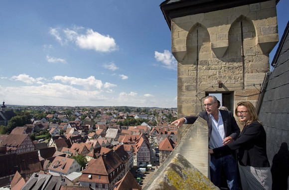 Vom 5. bis 8. September 2017 unternimmt  Staatssekretärin Katrin Schütz ihre viertägige Denkmalreise durch alle vier Regierungsbezirke in Baden-Württemberg. Staatssekretärin Schütz wirbt auf ihrer Denkmalreise für die wertvolle Arbeit der Denkmalpflege.