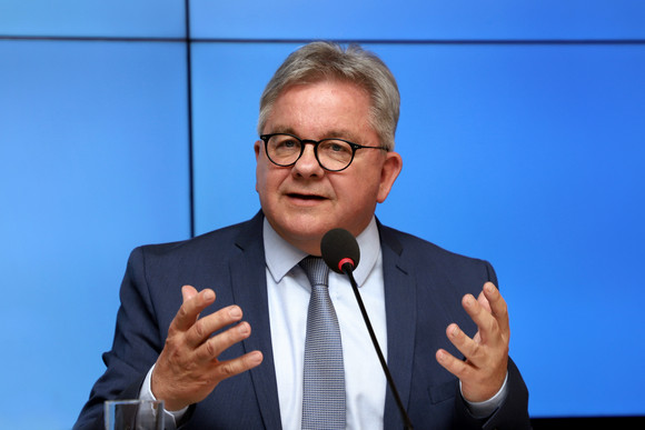 Pressekonferenz Baden-Württemberg profitiert von Europa Europaminister Guido Wolf bei der Regierungspressekonferenz (Bild: Staatsministerium Baden-Württemberg)