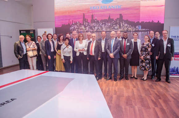 Reise Delegationsreise nach Ghana und Nigeria Gruppenbild mit Wirtschaftsstaatssekretärin Katrin Schütz (Quelle: Freshpro Multimedia)