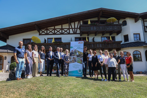 Gruppenbild vor dem Naturresort Gerbehof in Friedrichshafen