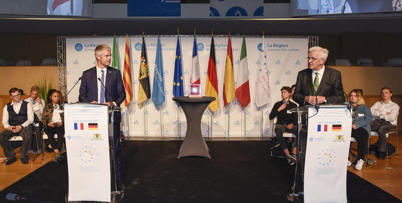 Europa Land übernimmt Präsidentschaft der Vier Motoren für Europa Ministerpräsident Winfried Kretschmann (r.) und Laurent Wauquiez (l.), Präsident der Region Auvergne-Rhône-Alpes (Foto: © Auvergne-Rhône-Alpes, Michel Pérès)