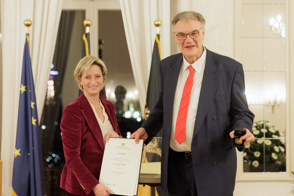 Verleihung Wirtschaftsmedaille 2022 - Ministerin Dr. Nicole Hoffmeister-Kraut und Jürgen Blickle