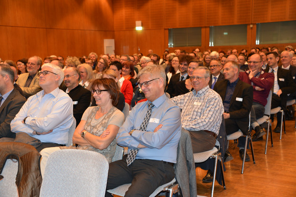 Der Jahresempfang für die Mitglieder des Netzwerks Fortbildung fand am 4. April 2017 in Stuttgart statt. Staatssekretärin Katrin Schütz eröffnete den Erfahrungsaustausch, einen Vortrag zum Thema „Mach was draus – Fortbildung als entscheidender Erfolgsfaktor“ hielt Matthias Berg.