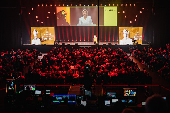 Metaverse Kongress und Messe „Virtuelle Welten – Chancen im Metaverse erleben“ Kongress und Messe „Virtuelle Welten – Chancen im Metaverse erleben“
