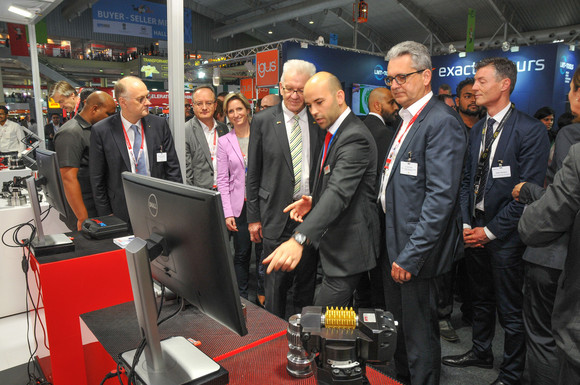 Delegationsreise Ministerpräsident Kretschmann besucht Indien Besuch der Messe IMTEX (Indian Machine Tool Exhibition) in Bangalore