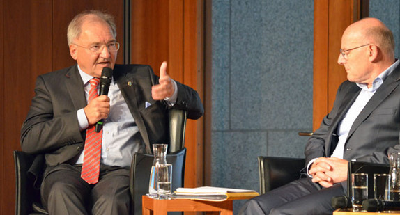 Staatssekretär Peter Hofelich und Verkehrsminister Winfried Hermann