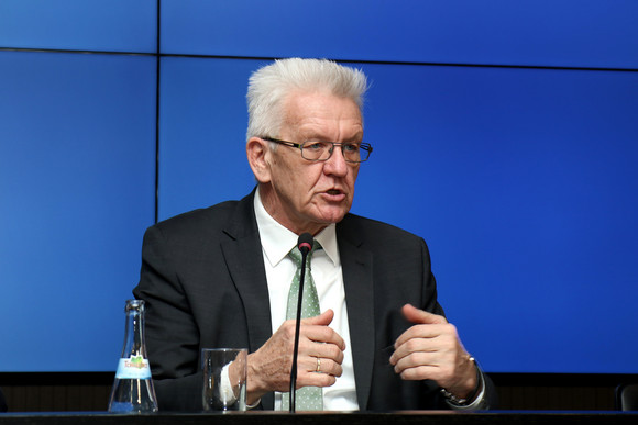 Pressekonferenz Zwei neue digitale Qualifizierungsprojekte Ministerpräsident Winfried Kretschmann