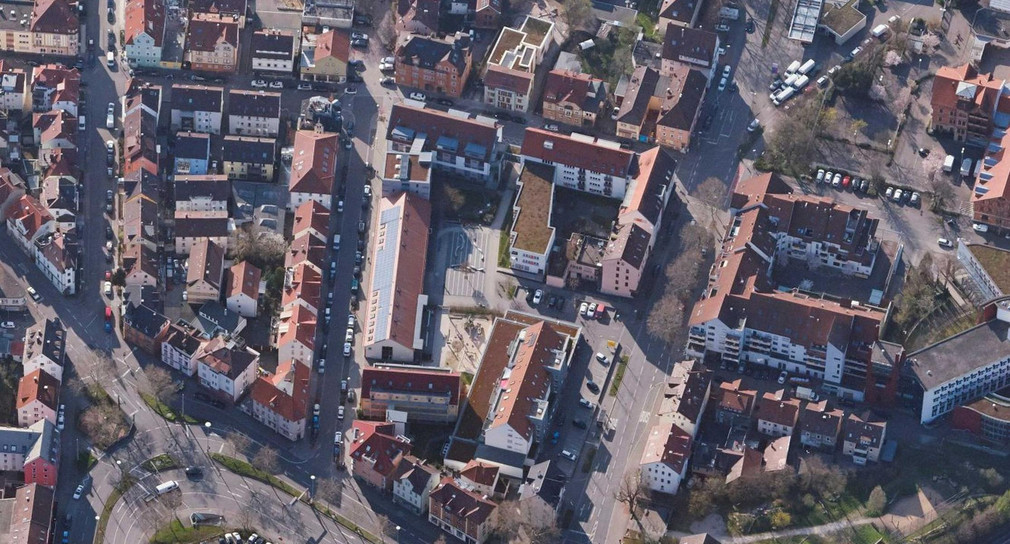 Luftbild Pliensauvorstadt mit Stadtteilzentrum