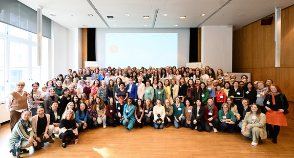 Gruppenbild Auftakt Mentorinnenprogramm 2024