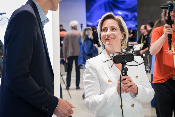 Metaverse Kongress und Messe „Virtuelle Welten – Chancen im Metaverse erleben“ Kongress und Messe „Virtuelle Welten – Chancen im Metaverse erleben“