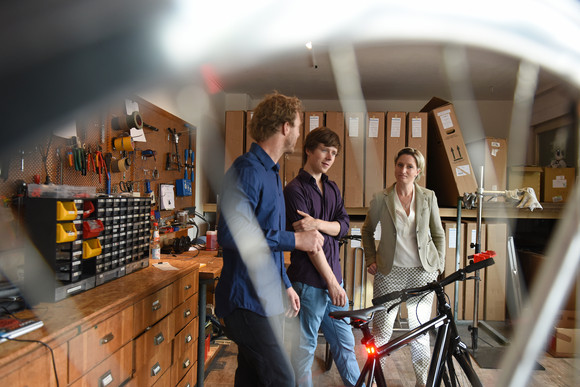 Die Wirtschaftsministerin zu Besuch bei der Fa. Coboc GmbH Co.KG, einem Start-up-Unternehmen für E-Bikes und bereits ausgezeichnet mit dem „Eurobike Award Gold 2015“.