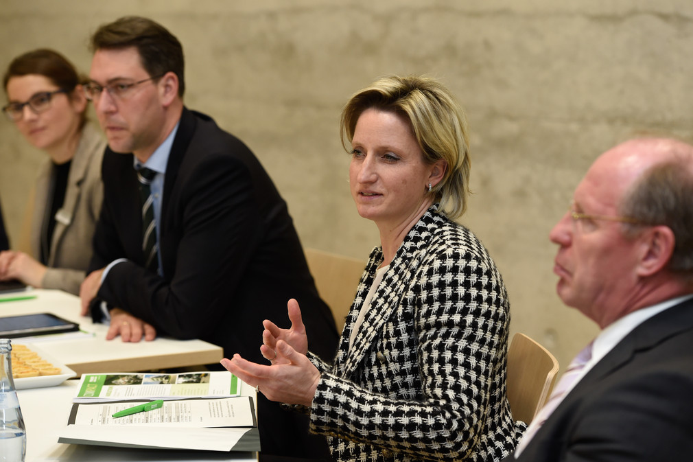 Wirtschaftsministerin Dr. Nicole Hoffmeister-Kraut besuchte am 1. Februar 2017 im Rahmen einer Kreisbereisung verschiedene Unternehmen und Institutionen im Rems-Murr-Kreis.