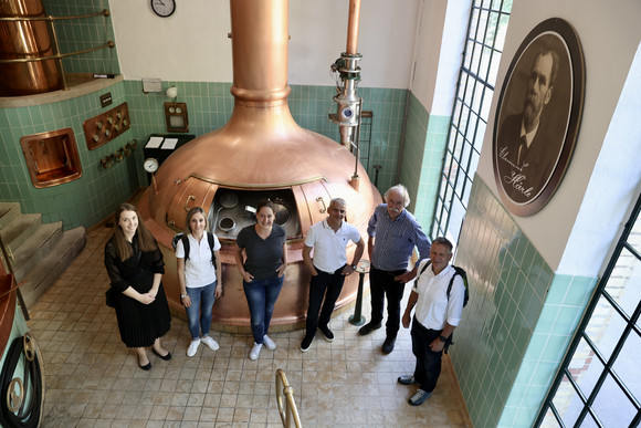 Gruppenbild in der Staatssekretär in der Brauerei C. Härle