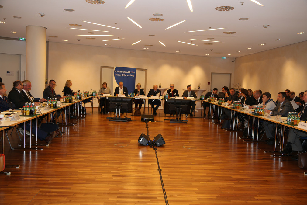 Sitzung der Fachkräfte-Allianz am 13. November 2017