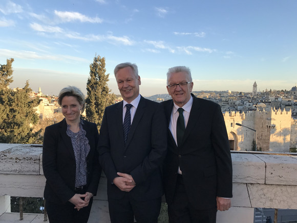 Ministerpräsident Winfried Kretschmann und Wirtschaftsministerin Dr. Nicole Hoffmeister-Kraut reisten am 26. März 2017 mit einer Wirtschafts- und Wissenschaftsdelegation nach Israel und in die Palästinensischen Gebiete.