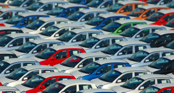 Autos auf einem Parkplatz