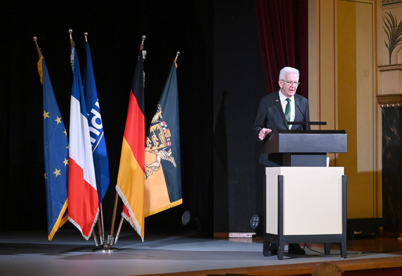 Grenzraumkonferenz Baden-Württemberg und Grand Est vertiefen Zusammenarbeit Ministerpräsident Winfried Kretschmann bei seiner Ansprache