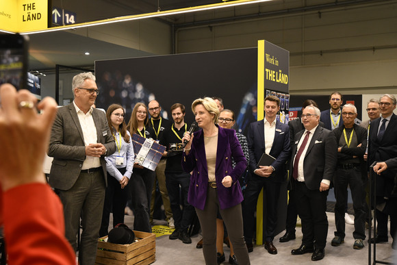 Ministerin besucht Hannover Messe 2024