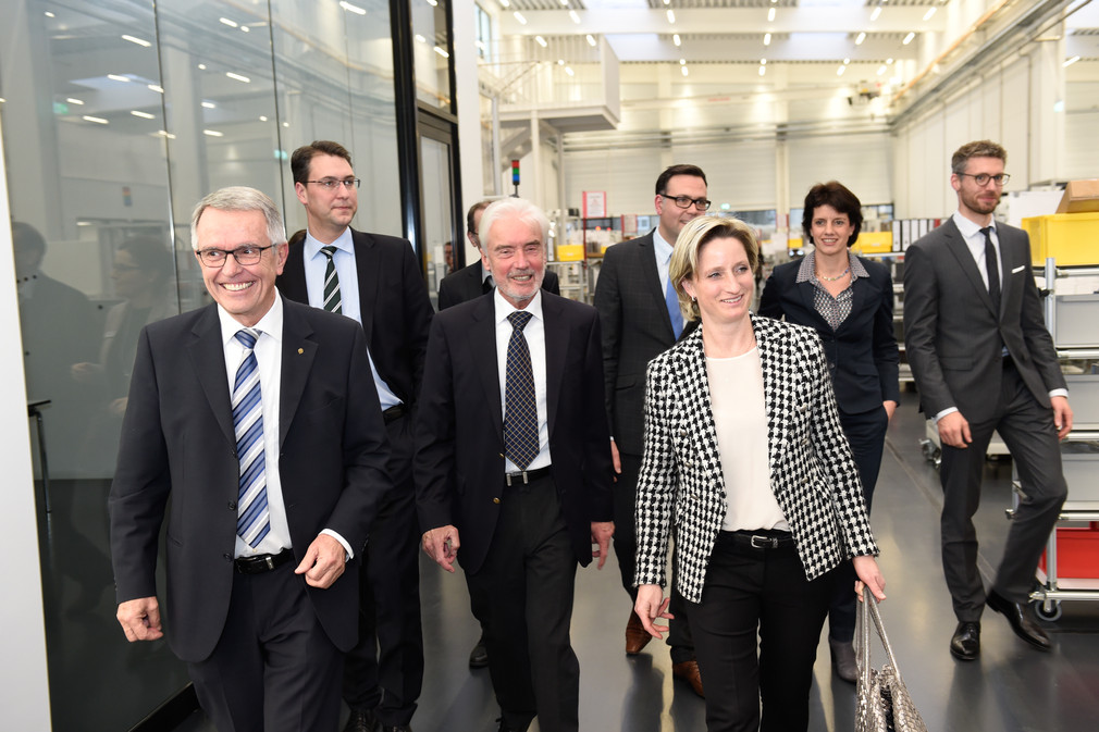 Wirtschaftsministerin Dr. Nicole Hoffmeister-Kraut besuchte am 1. Februar 2017 im Rahmen einer Kreisbereisung verschiedene Unternehmen und Institutionen im Rems-Murr-Kreis.