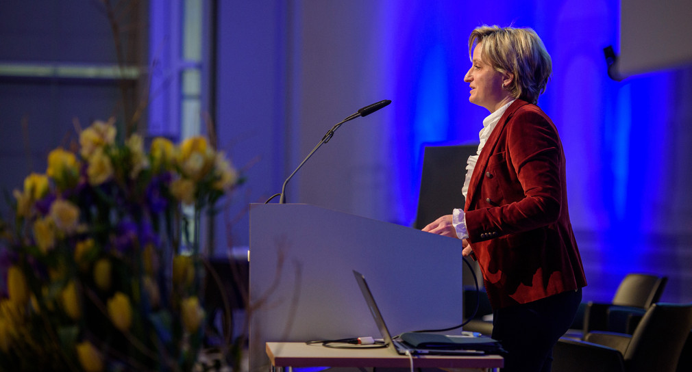 Wirtschaftsministerin Dr. Nicole Hoffmeister-Kraut eröffnet den Kongress der Fachkkräfteallianz in Stuttgart