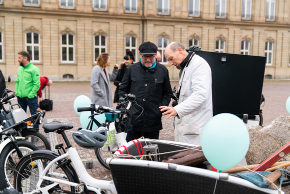 Elektromobilität Größte E-Lastenrad-Flotte 2018 in Stuttgart versammelt Größte E-Lastenrad-Flotte 2018 in Stuttgart versammelt. Bilderquelle: Ministerium für Verkehr BW, Daniel Mühlebach