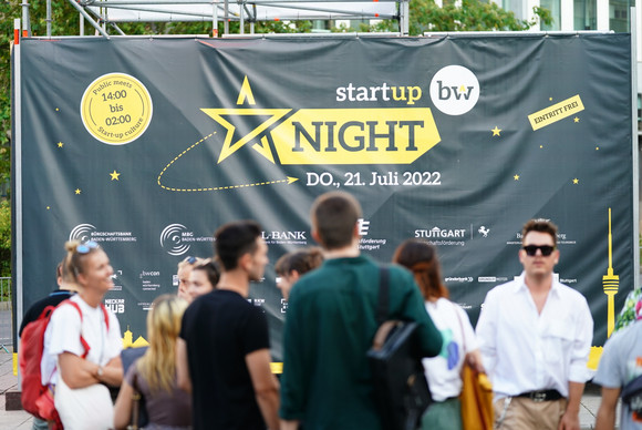 Startup BW Night