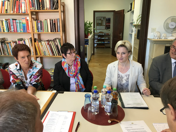 Arbeitsmarkt Arbeitsmarktpolitische Reise Besuch der Arbeiterbildung e.V. Reutlingen im Rahmen der Arbeitsmarktpolitischen Reise am 14. August 2017