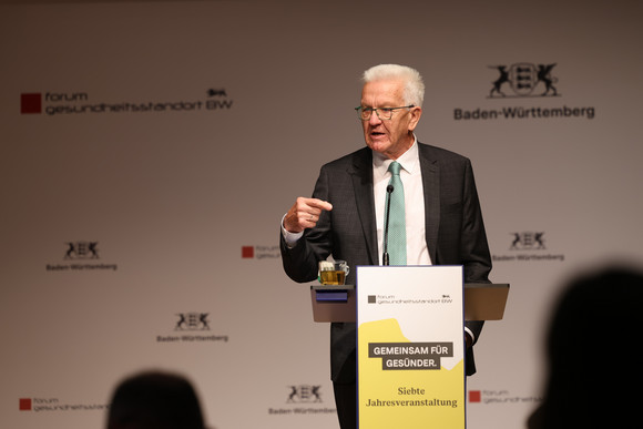 Gesundheit Prävention und Gesundheitsförderung stärken Ministerpräsident Winfried Kretschmann bei seiner Eröffnungsrede bei der Jahresveranstaltung des Forums Gesundheitsstandort Baden-Württemberg