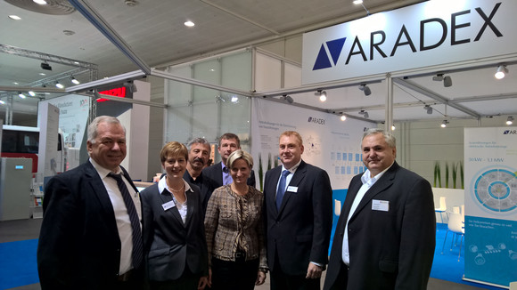 Wirtschaftsministerin Dr. Nicole Hoffmeister-Kraut hat sich am 23. September 2016 beim Besuch auf der 66. IAA Nutzfahrzeuge in Hannover einen Eindruck von den Trends der Industrie aus Baden-Württemberg in Forschung, Produktion sowie über künftige Herausforderungen im Bereich vernetztes und automatisiertes Fahren sowie der Elektromobilität im Nutzfahrzeug verschafft.
