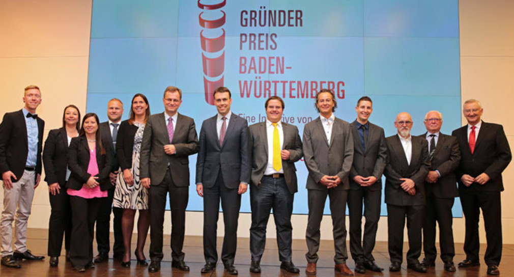 Finanz- und Wirtschaftsminister Nils Schmid mit den Preisträgern des Gründerpreises 2015 (Foto: Wolfgang List)
