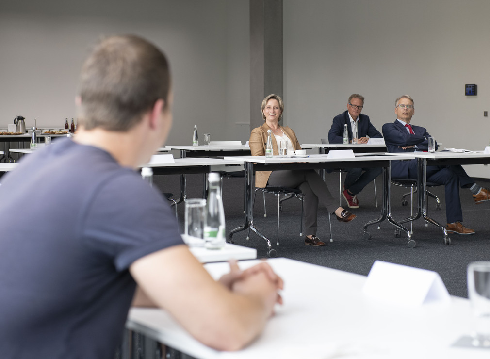 Besuch der Firma RIDI Leuchten GmbH in Jungingen im Rahmen der Ausbildungsreise am 5. August 2021