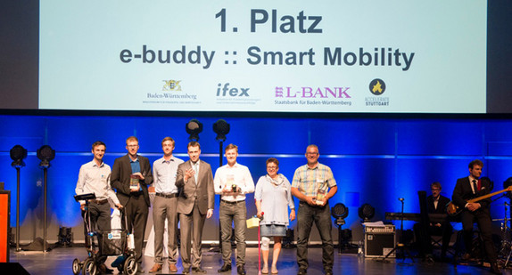 Das Team von e-buddy gewann mit einem neuartigen Rollator das Landesfinale des Elevator Pitch BW.