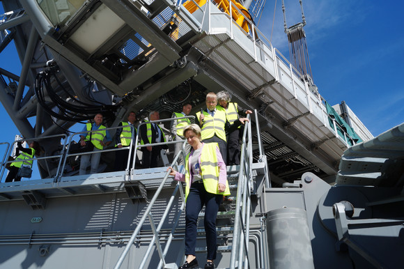 Wirtschafts- und Arbeitsministerin Dr. Nicole Hoffmeister-Kraut hat ihre regelmäßigen Kreisbereisungen im Land am 24. Mai 2017 mit einem Besuch im Alb-Donau-Kreis sowie im Stadtkreis Ulm fortgesetzt.