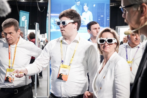 Metaverse Kongress und Messe „Virtuelle Welten – Chancen im Metaverse erleben“ Kongress und Messe „Virtuelle Welten – Chancen im Metaverse erleben“