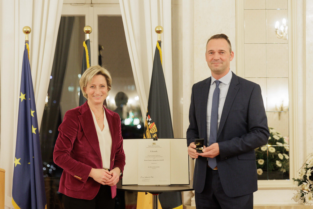 Verleihung Wirtschaftsmedaille 2022 - Ministerin Dr. Nicole Hoffmeister-Kraut und Tobias Lanner