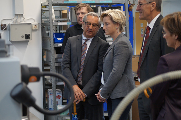Kreisbereisung Ministerin besucht Landkreis Böblingen Besuch der perma-trade Wassertechnik GmbH in Leonberg im Rahmen der Kreisbereisung Böblingen am 5. Oktober 2017