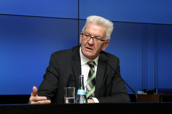 Pressekonferenz 455 Millionen Euro für Krankenhäuser Ministerpräsident Winfried Kretschmann