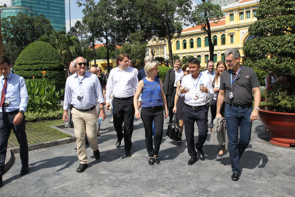 Kurzer Stadtrundgang in der Mittagspause durch Ho-Chi-Minh-Stadt.