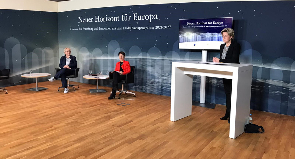 Ministerin Hoffmeister-Kraut spricht auf der Veranstaltung "Horizont Europa" am 9. Dezember 2020
